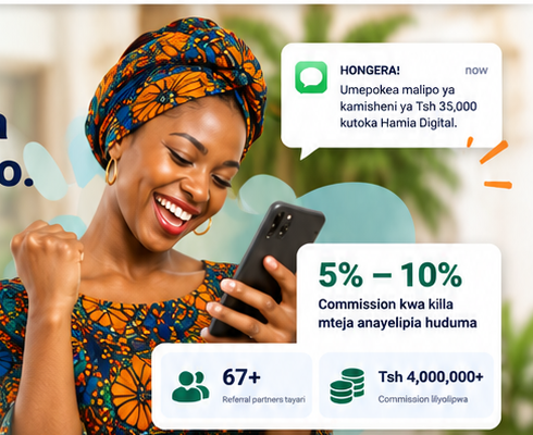Mteja akifurahia taarifa ya commission ya Hamia Digital